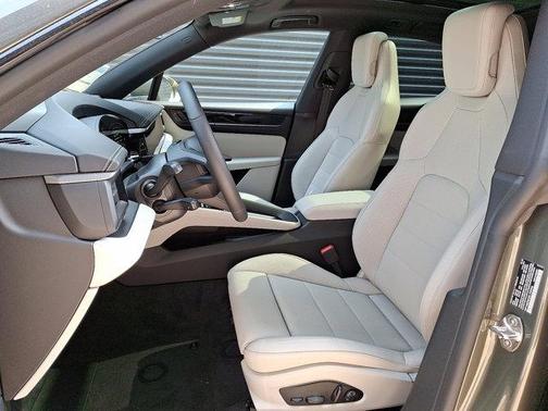 2025 Porsche Macan 4S