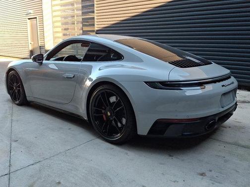 2022 Porsche 911 Carrera 4 GTS