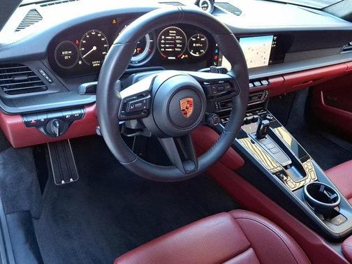 2022 Porsche 911 Carrera 4 GTS