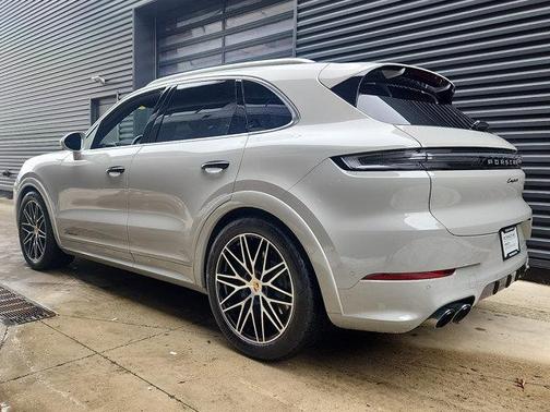 2025 Porsche Cayenne Base