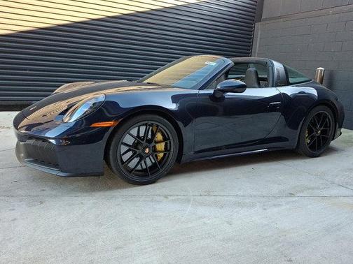 2026 Porsche 911 4 GTS