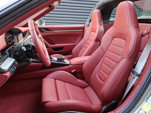 2026 Porsche 911 Targa 4S