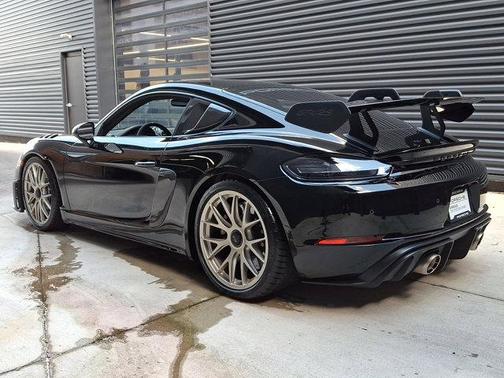 2024 Porsche 718 Cayman GT4 RS