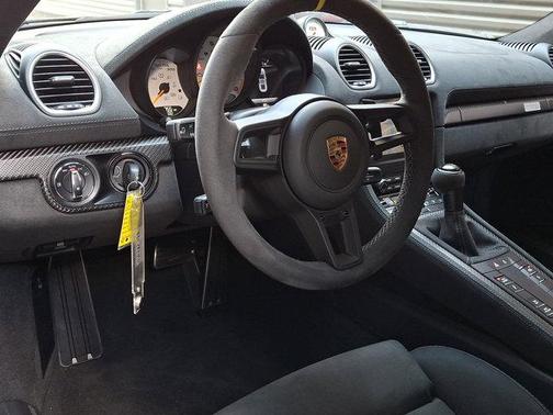 2024 Porsche 718 Cayman GT4 RS