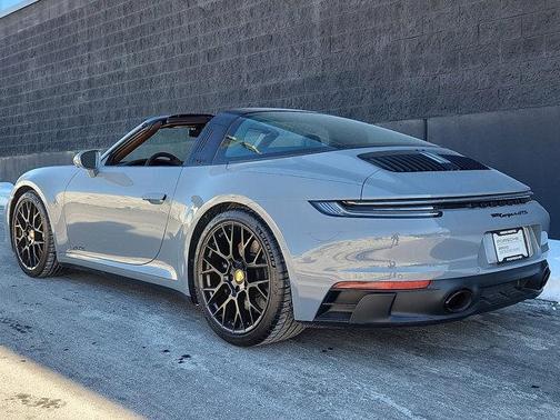 2024 Porsche 911 4 GTS