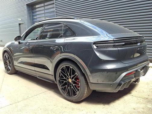 Volcano Grey Metallic 2026 Porsche Macan GTS