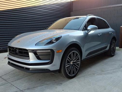 2026 Porsche Macan Base