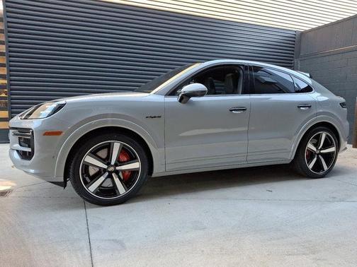 2025 Porsche Cayenne Turbo
