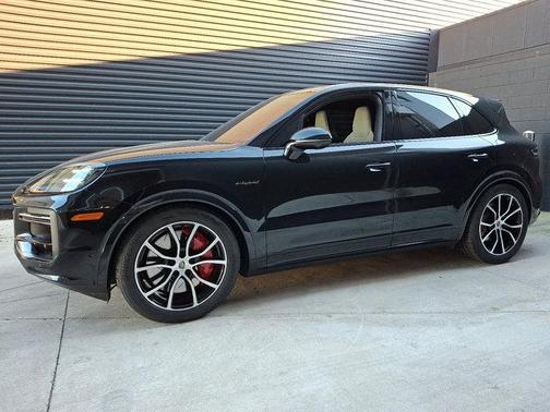 2025 Porsche Cayenne Turbo