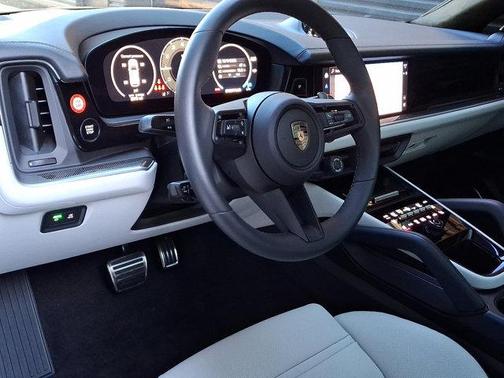 2025 Porsche Cayenne Turbo
