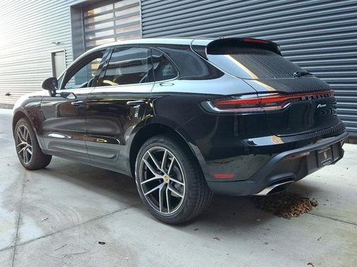 2026 Porsche Macan Base