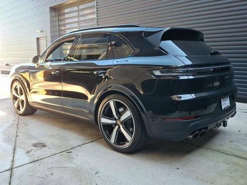2025 Porsche Cayenne Base