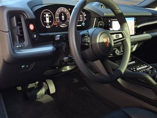 2025 Porsche Cayenne Base