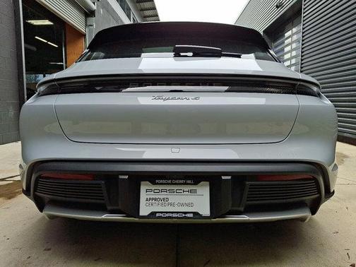 2025 Porsche Taycan 4