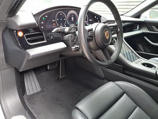 2025 Porsche Taycan 4