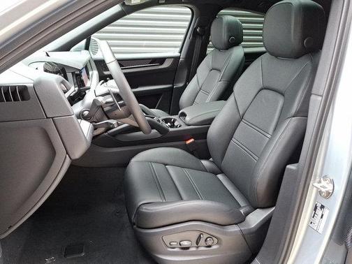 2026 Porsche Cayenne AWD