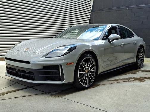 2025 Porsche Panamera 4