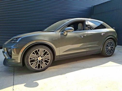 2025 Porsche Macan 4