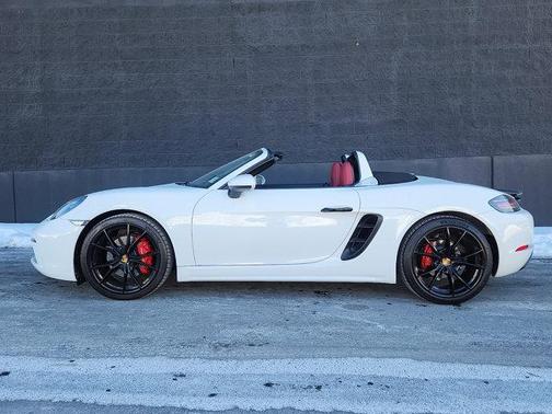 2024 Porsche 718 Boxster S