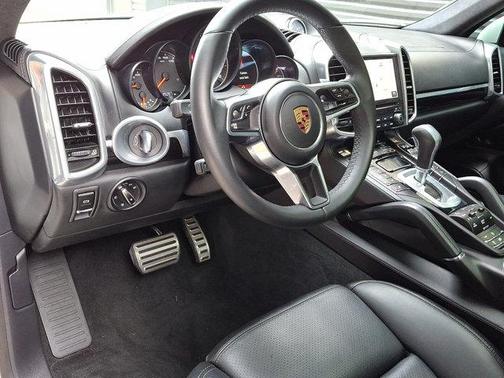 2017 Porsche Cayenne GTS