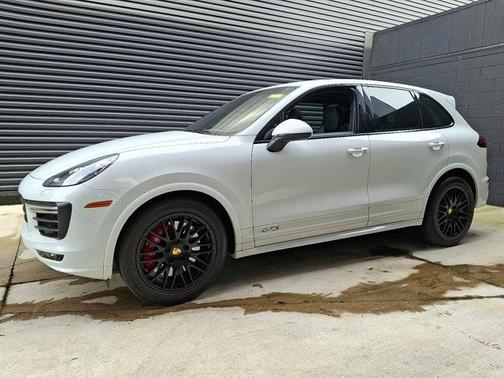 2017 Porsche Cayenne GTS