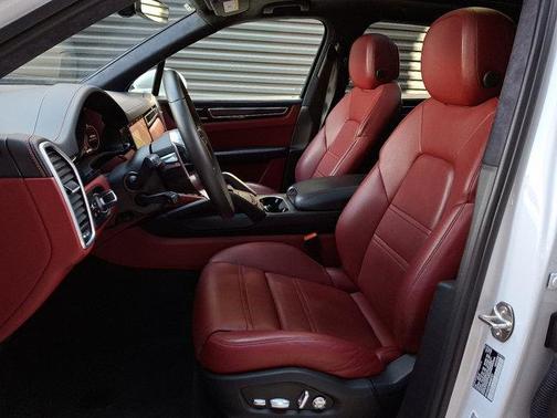 2021 Porsche Cayenne GTS
