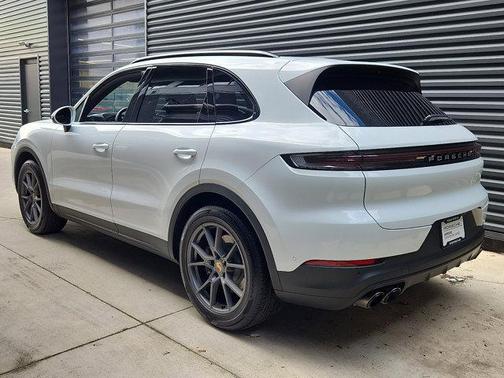 Carrara White Metallic 2026 Porsche Cayenne Base