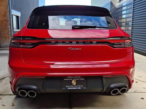 2026 Porsche Macan Base