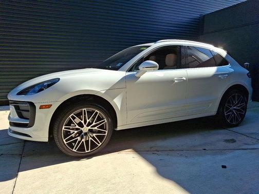 2025 Porsche Macan