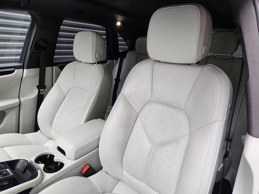 2023 Porsche Macan S