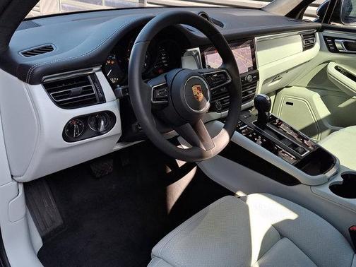 2025 Porsche Macan GTS