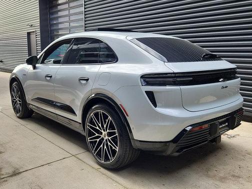 Ice Grey Metallic 2026 Porsche Macan Turbo