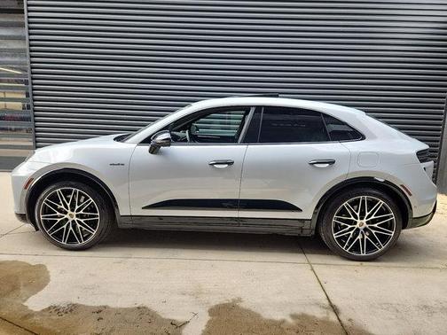 Ice Grey Metallic 2026 Porsche Macan Turbo