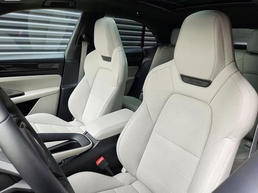 Ice Grey Metallic 2026 Porsche Macan Turbo