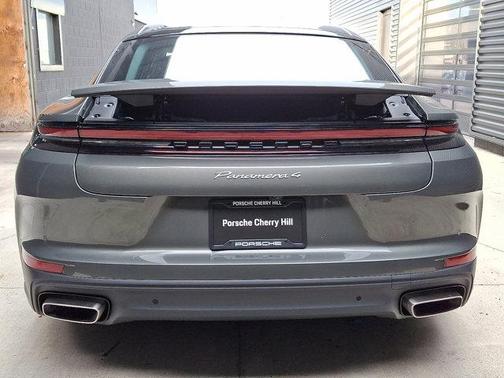 2026 Porsche Panamera 4