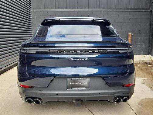 D6 2026 Porsche Cayenne S Coupe AWD