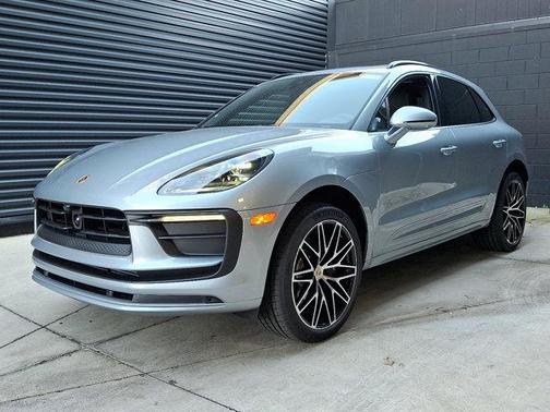 2026 Porsche Macan Base