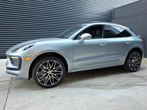 2026 Porsche Macan Base