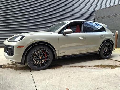2026 Porsche Cayenne GTS