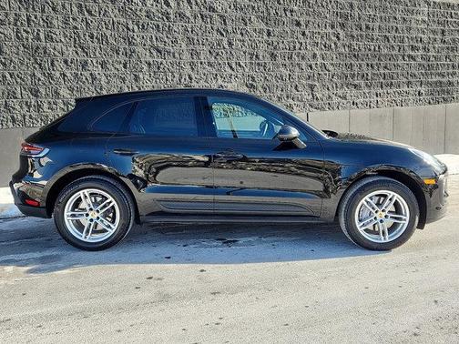 2025 Porsche Macan T