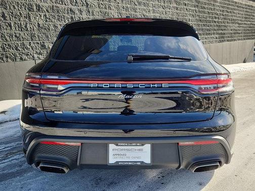 2025 Porsche Macan T