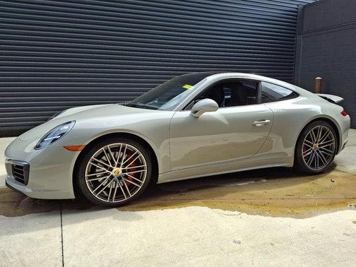 2018 Porsche 911 Carrera 4S