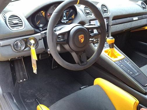 2025 Porsche 718 Spyder RS