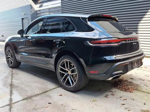 2026 Porsche Macan Base