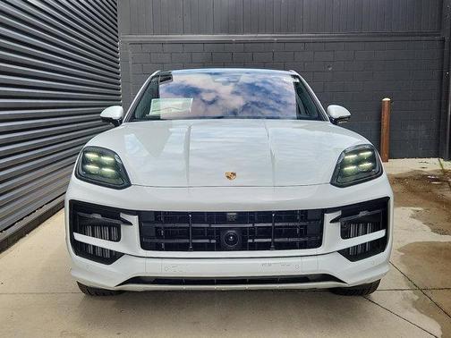 Carrara White Metallic 2026 Porsche Cayenne GTS