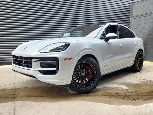 Carrara White Metallic 2026 Porsche Cayenne GTS