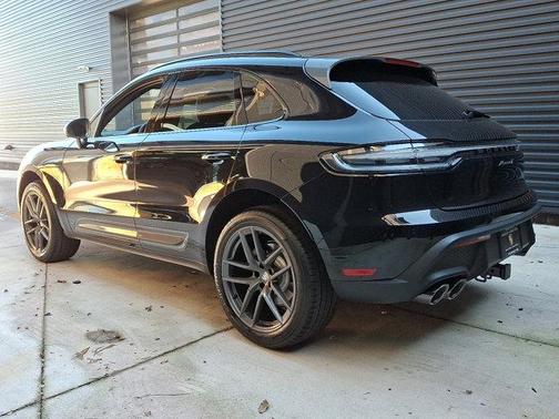 2025 Porsche Macan T