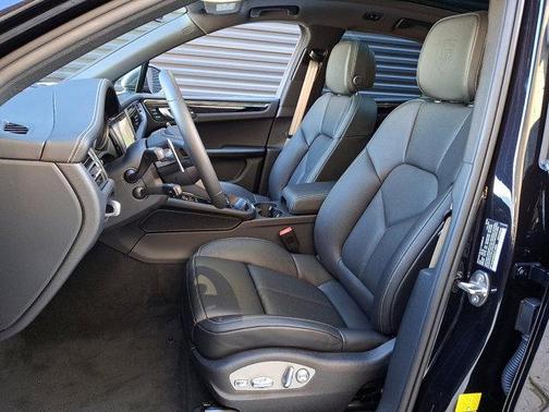 2025 Porsche Macan T