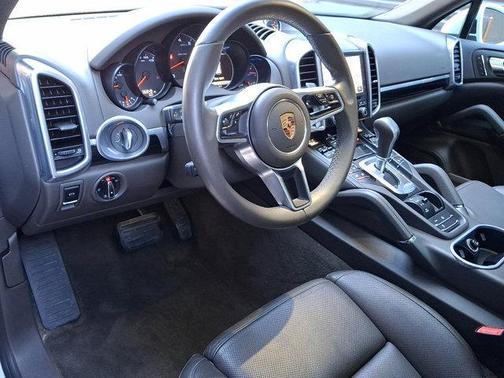 2017 Porsche Cayenne Platinum Edition