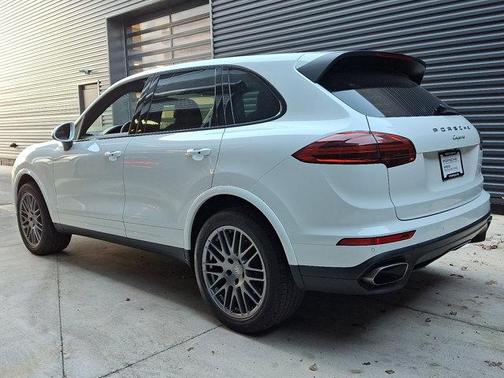 2017 Porsche Cayenne Platinum Edition